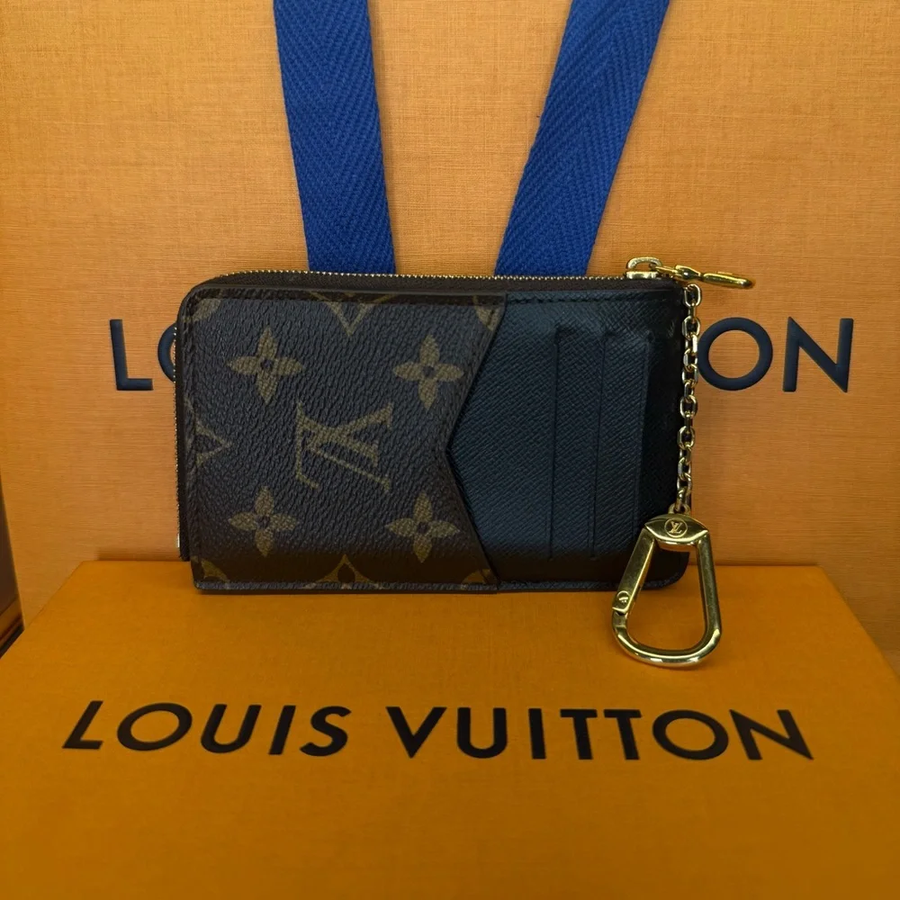 AUTHENTIC Louis Vuitton Card Holder Recto Verso Wallet in Monogram - Picture 9 of 12